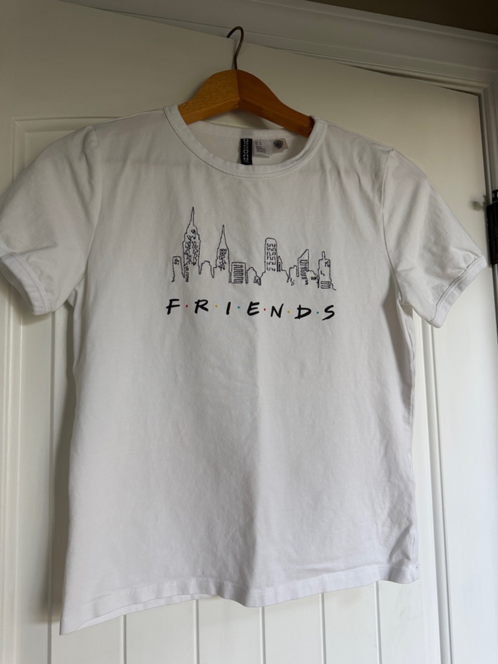 Divided White Short-Sleeve 'FRIENDS' Skyline Graphic Tee
